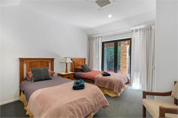 Belfast Dacha, Central, Linen and clean included, Hot Tub and Sauna. - Hanmer Springs 