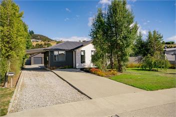 Relax on Snowberry (Bachcare) - Wanaka