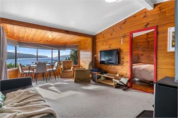 Lakeside Lookout (Bachcare) - Lake Tarawera