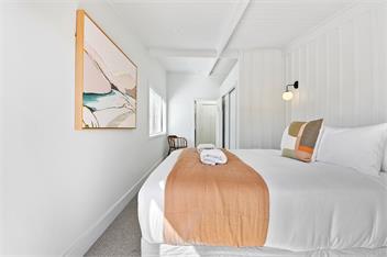 Lake Terrace Lodge - Award Winning Luxury Home - TAUPO