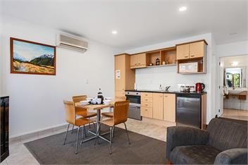 Taupo Central Apartment - 2 Bdrm, So close to LAake & Town - Taupo