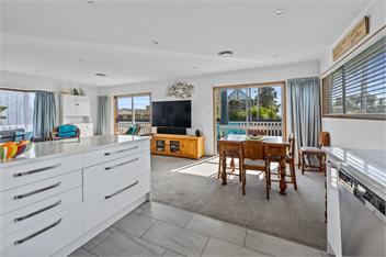 Coastal Oasis (Bachcare) - Papamoa