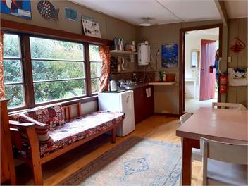 Kiwi Bach, Le Bons Bay - Banks Peninsula