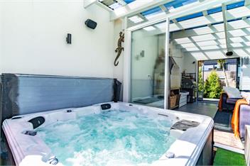 Sun Kissed Pool Villa (Bachcare) - Mangawhai