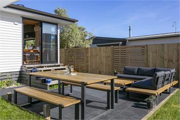 Secluded Lake Escape with sweeping reserve views near the Botanical Gardens - Taupo