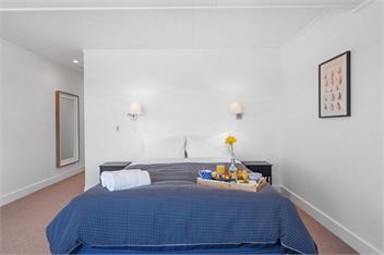 Lakefront Style (Bachcare) - Taupo