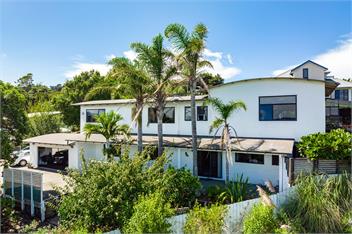 Large Home with Views Forever - Mangawhai Heads