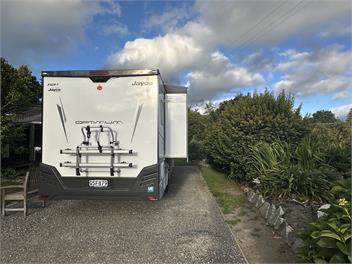 RV Space With Comfy Bed in Country Location - Hastings