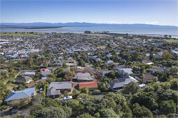 Blue Water Views - Tahunanui