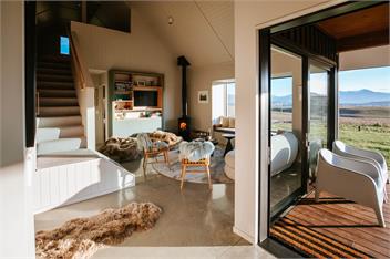 Ranger's Retreat | Stunning Mountain Views | Rural Location | Outdoor Fireplace - Wanaka