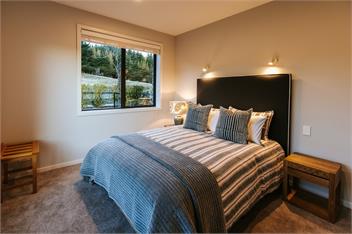 Te Moana | Lake Views | Sleeps 7 - Wanaka