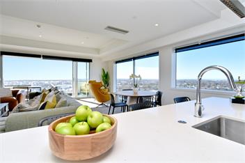 Pacific Horizon • Luxury Sky Suite • 19th Floor - Bookahome - Chirstchurch