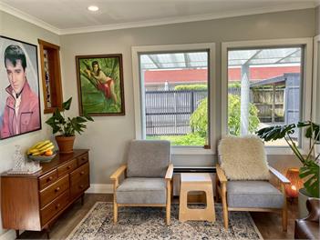 Sunny home with self-contained cabin - Napier