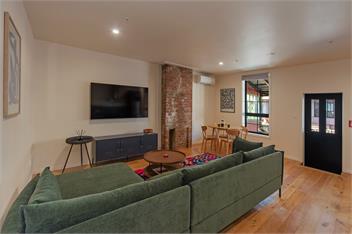 Bridge St. Apartment 2 - Nelson 