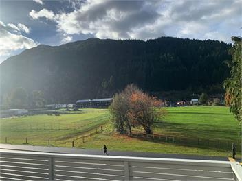3-Bed Queenstown Apt with Balcony, Close to Town - Queenstown