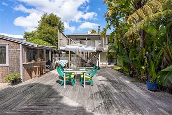 Hosts on the Coast Tobies Cabana - Whangamata