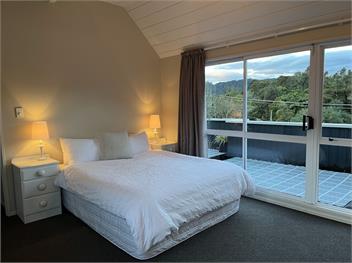Lake View - Stunning Property overlooking Lake Okareka!! - Rotorua