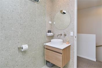 City-side Riccarton, Walk to Mall - Matai St West -