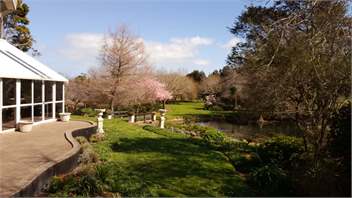 Karaka Point Vineyard & Lodge - Auckland