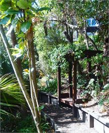 Architecturally-Designed Retreat with Spectacular Views - Christchurch