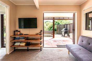 Winter stay 3, pay 2 & 7 seater car included - Waiheke
