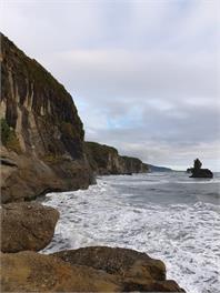 The Blue Bach 12 Mile Coast Road Motukiekie - Greymouth