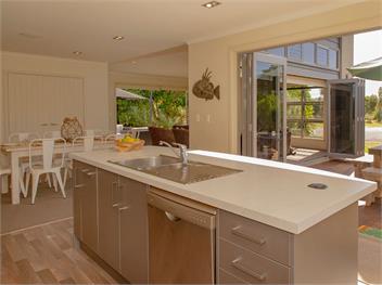 Cooks Getaway (Bachcare) - Cooks Beach