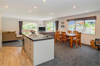 The Blue Rendevous (Bachcare) - Whangamata