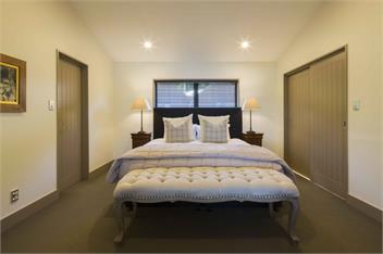 Lake View Retreat - Queenstown
