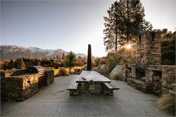 Mt Roy Terrace - Spa Pool - Extensive Artwork Collection - Wanaka
