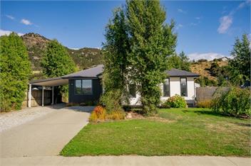 Relax on Snowberry (Bachcare) - Wanaka
