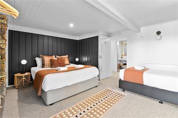 Lake Terrace Lodge - Award Winning Luxury Home - TAUPO