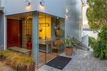 The Bolthole (Bachcare) - Lyttelton
