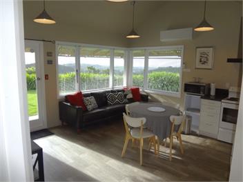 "PAPAMOA COUNTRY COTTAGE" - Rd7 Te Puke