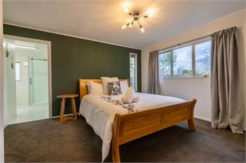 27 on Henry (Bachcare) - Te Anau