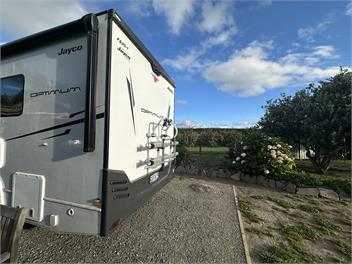 RV Space With Comfy Bed in Country Location - Hastings