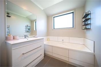 Mountainview Escape (Bachcare) - Te Anau