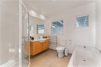 Waterside Bliss (Bachcare) - Taupo