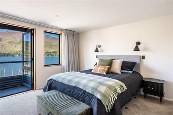 Lakefront Retreat - Wanaka