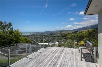 MODERN HILL TOP HOUSE | Amazing Views & Space | Sleeps 10 -