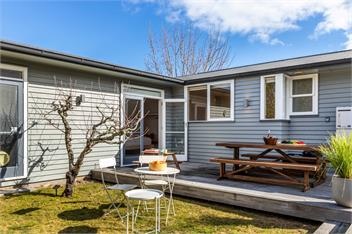 Loulou Lodge - family fun, close to lake - 