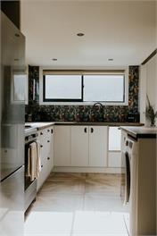 Kanuka Terrace - The Little Black House -