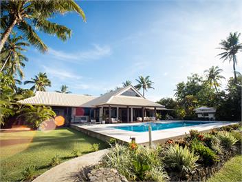 Fully serviced Beachfront Villa in Fiji -