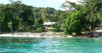 The Boat House- PRIVATE BEACH -
