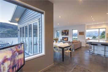 Sunnyside Vista | Amazing Property + Spa pool - Queenstown