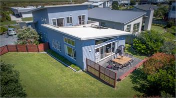 PETES BEACH HOUSE. - WARKWORTH