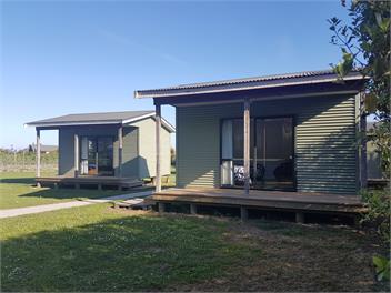 FRASERS ORCHARD (YOUR OWN PRIVATE ACCOMMODATION AND CAMPING GROUND $350 PER NIGHT TOTAL FOR 16 PEOPLE - Motueka