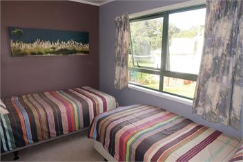 Oakura Beachfront, wifi & kayaks - Oakura Bay