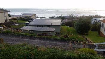 Ngawi Coastal Kiwi Bach - Ngawi