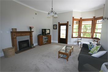 Aotea Homestead & Cottage - Martinborough